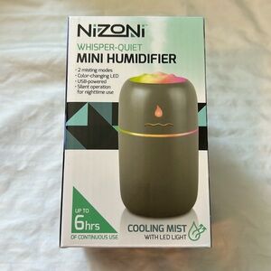 New in Box Nizoni Mini Humidifier with LED light